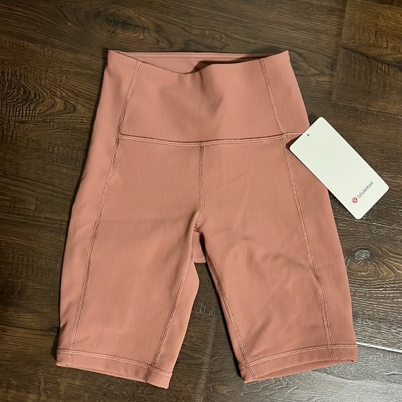 Lululemon ribbed high rise contoured bike shorts, 8 in - Picture 2 of 6